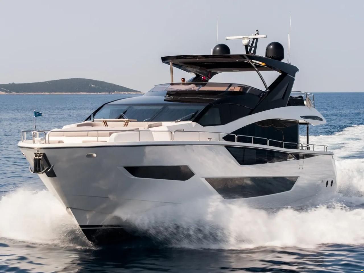 Sunseeker 88 Yacht