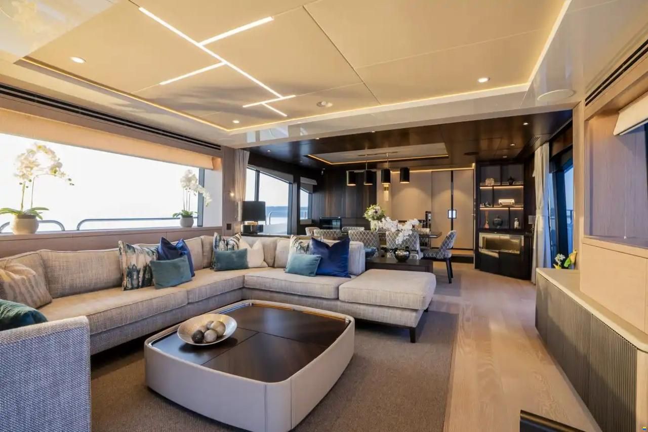 Sunseeker 88 Yacht