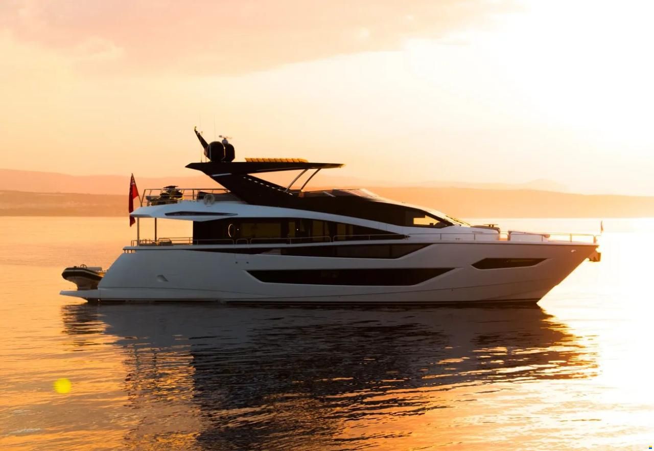 Sunseeker 88 Yacht