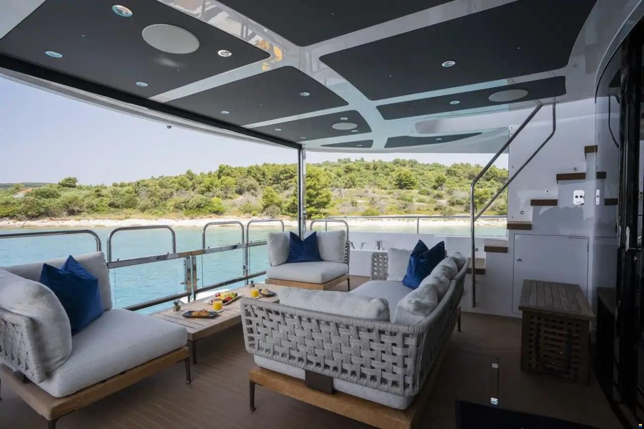Sunseeker 88 Yacht