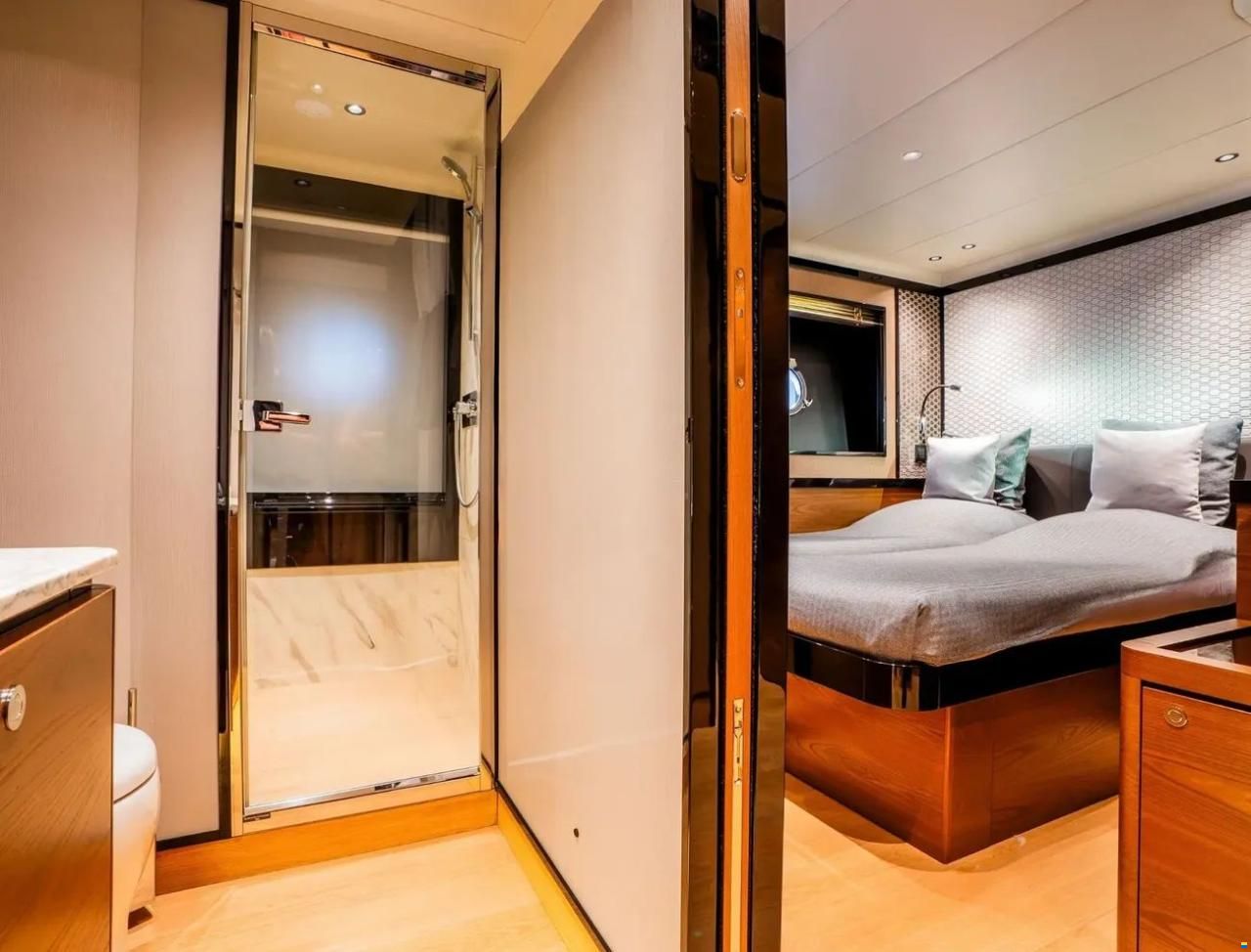 Absolute Navetta 68