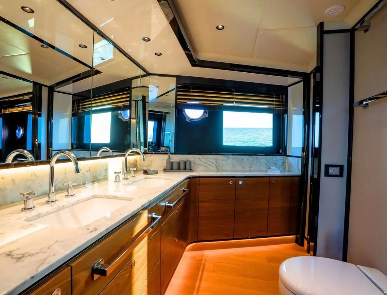 Absolute Navetta 68