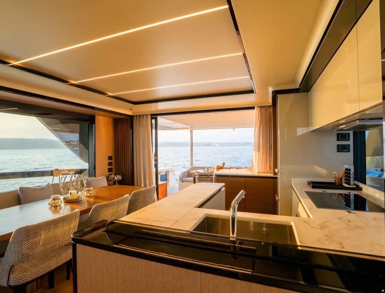 Absolute Navetta 68