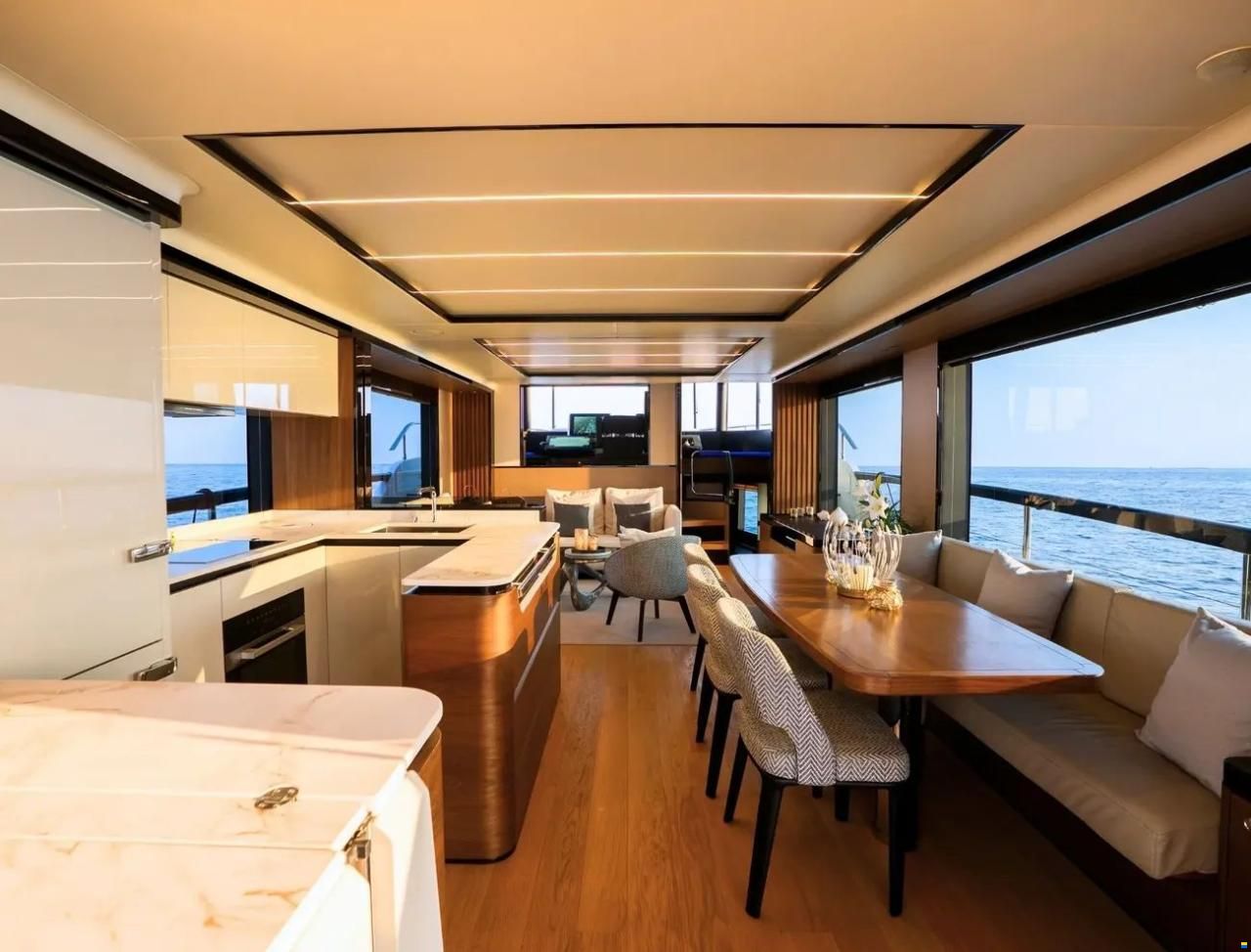 Absolute Navetta 68