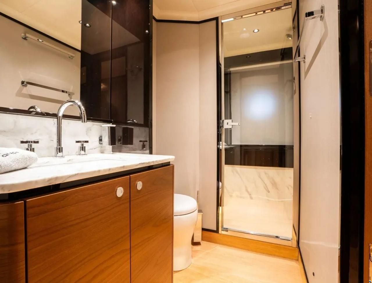 Absolute Navetta 68