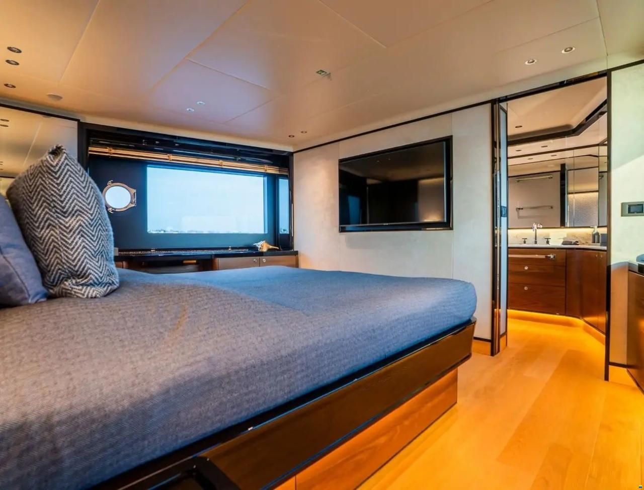 Absolute Navetta 68