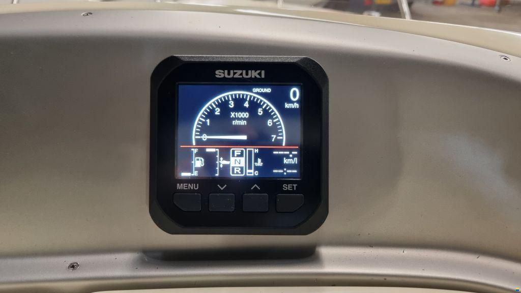 Rancraft RM19 met ZGAN Suzuki DF175 en trailer (c