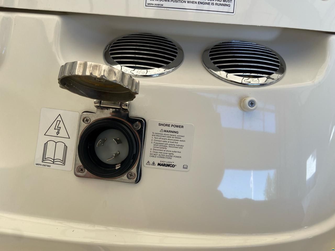 Bayliner VR6 Cuddy, MerCruiser 6,2 MPI...