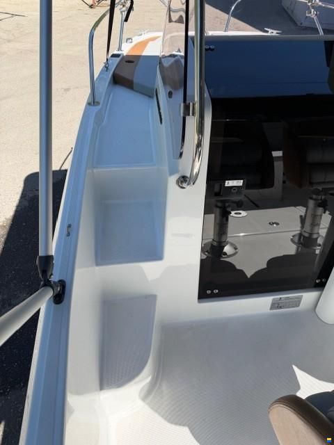 Beneteau Flyer 6 SundDeck
