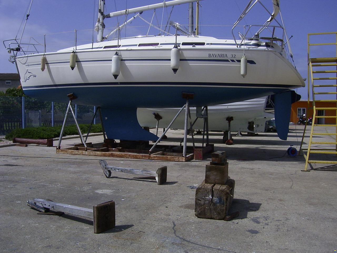 Bavaria 32