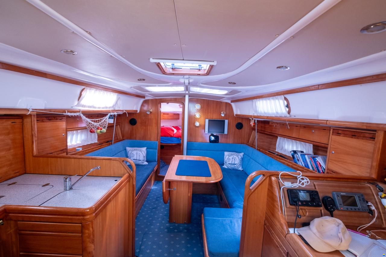 Bavaria 37-2