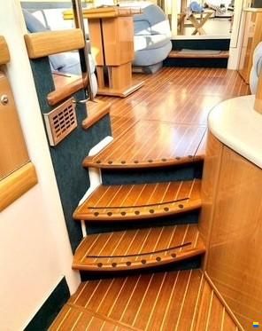 Sealine F44
