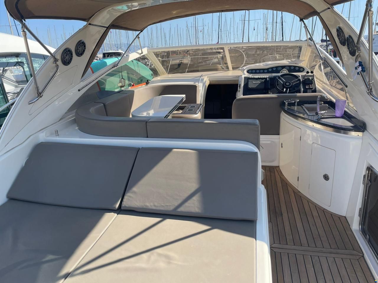 Princess V42