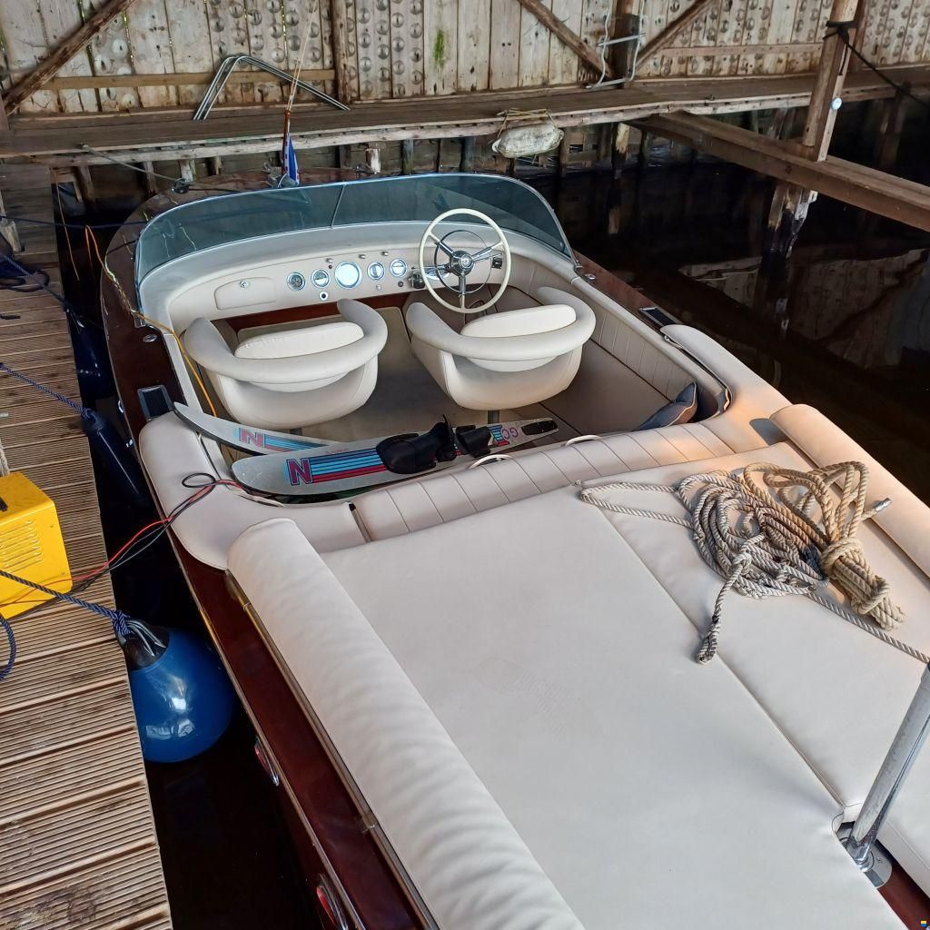 Swiss Craft Riviera Runabout