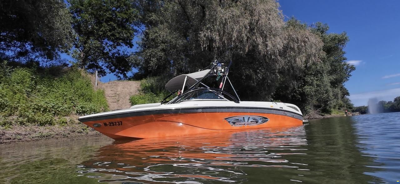 Correct Craft Super Air Nautique SV211