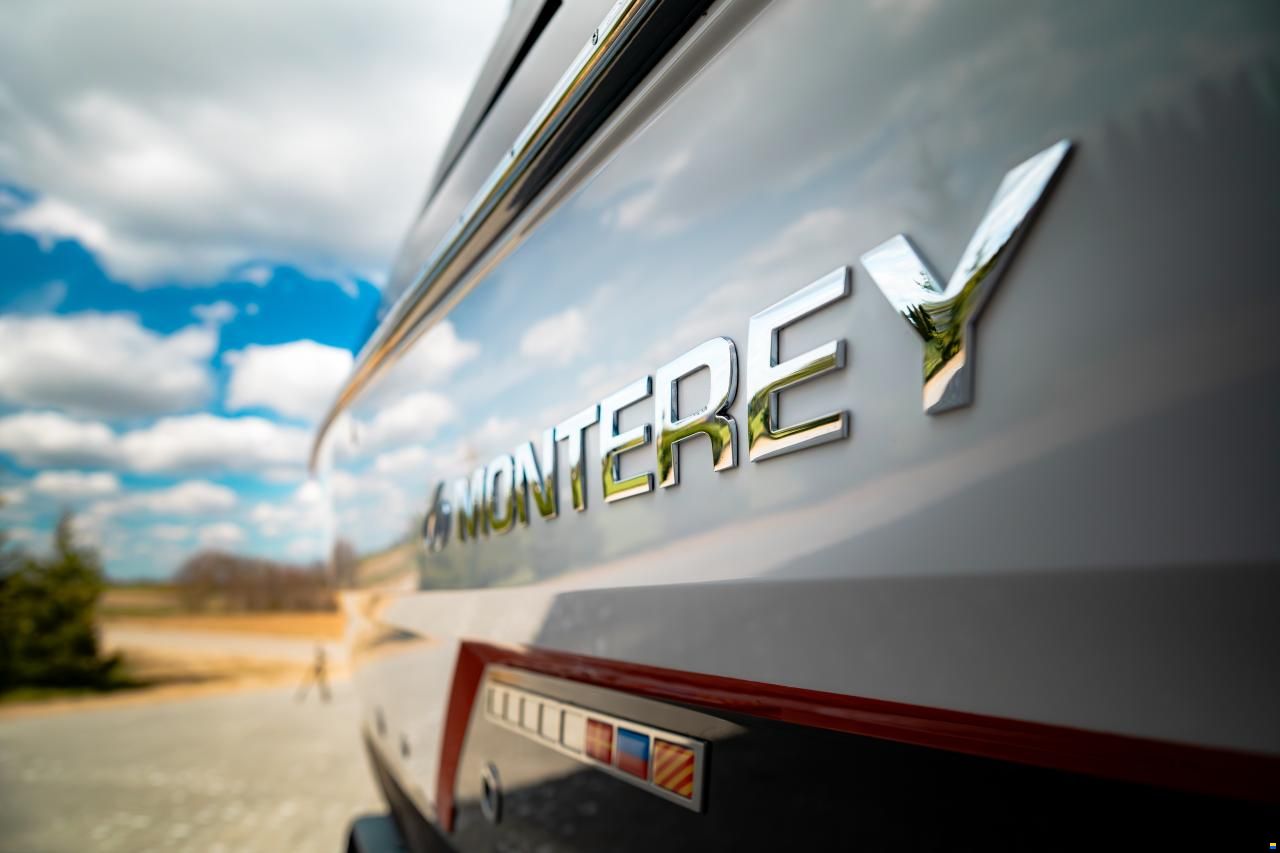 Monterey 328 SS