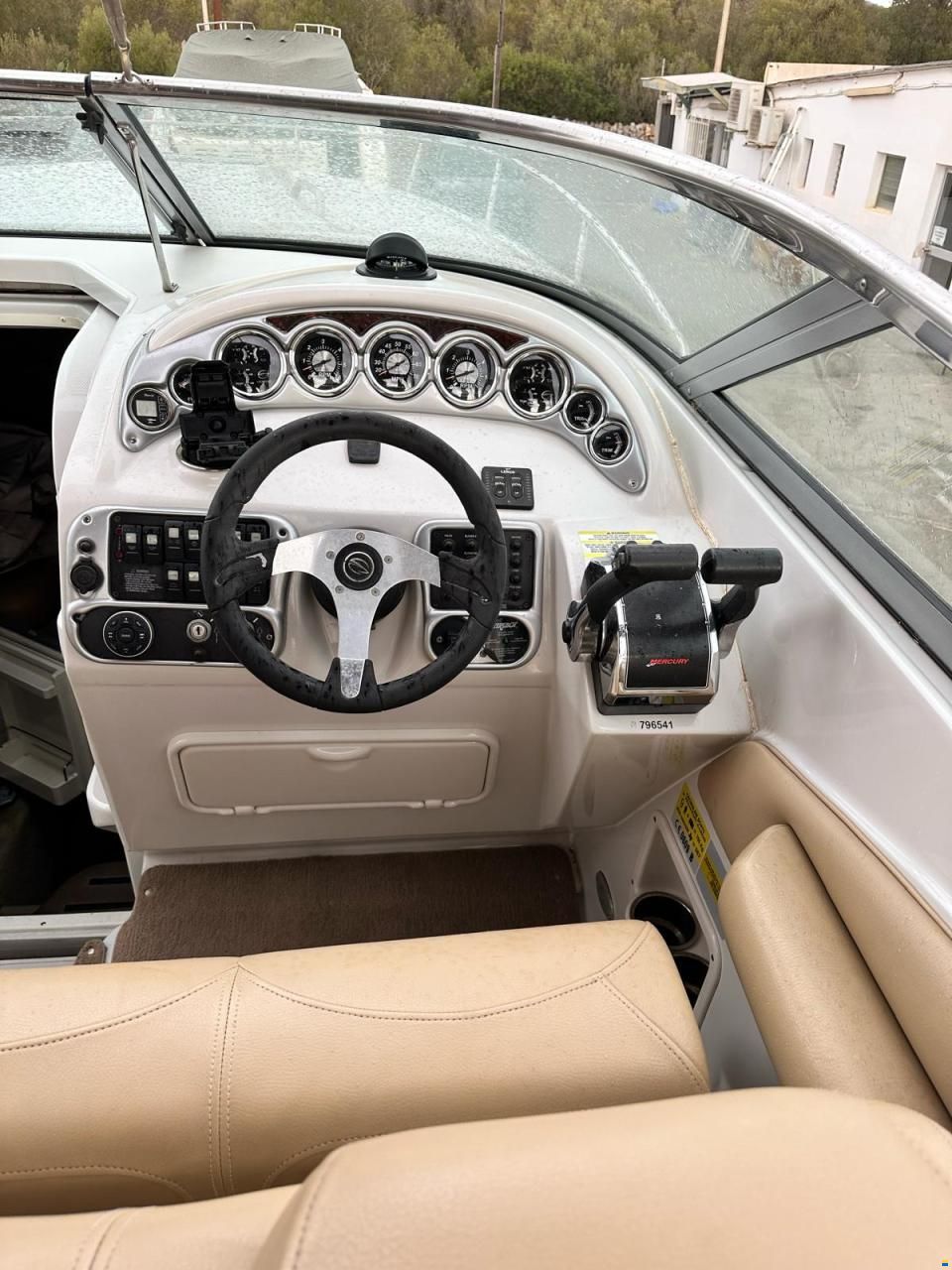 Crownline 325 SCR