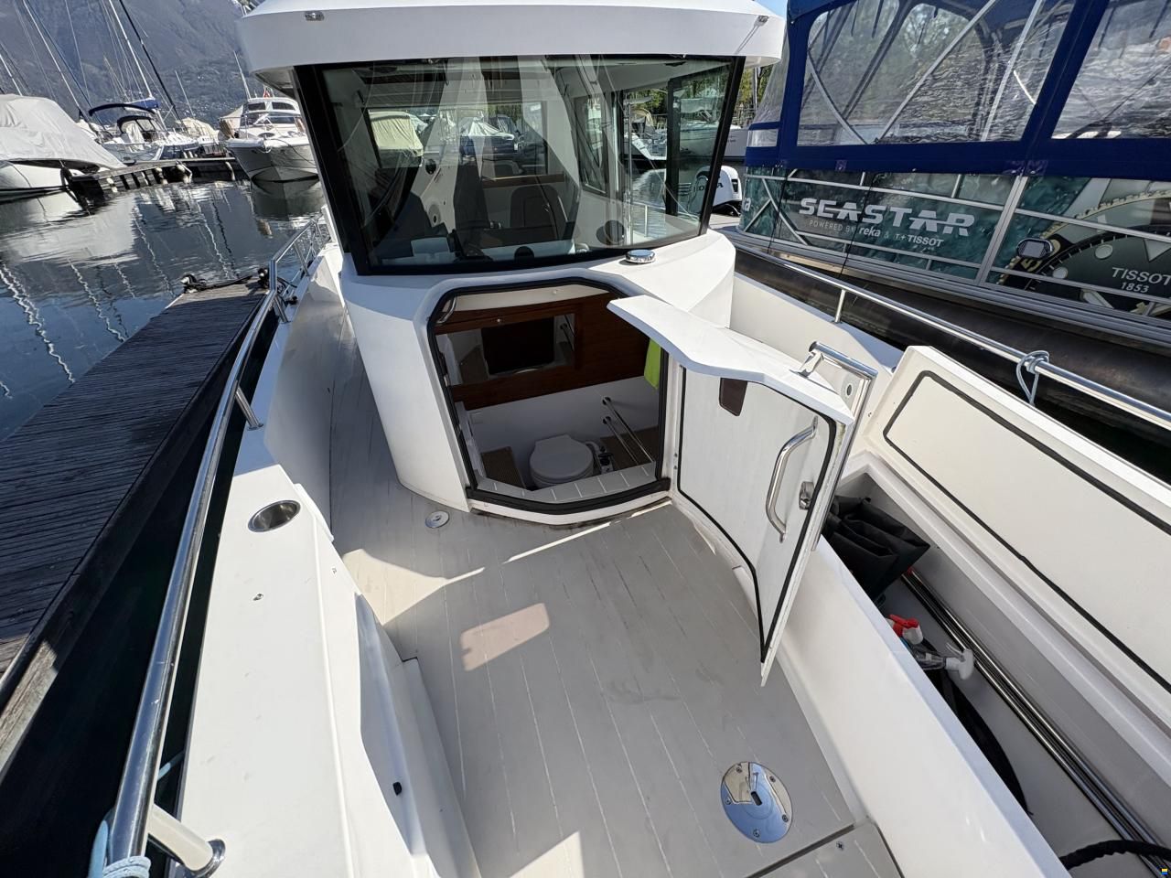 Axopar 28 Cabin