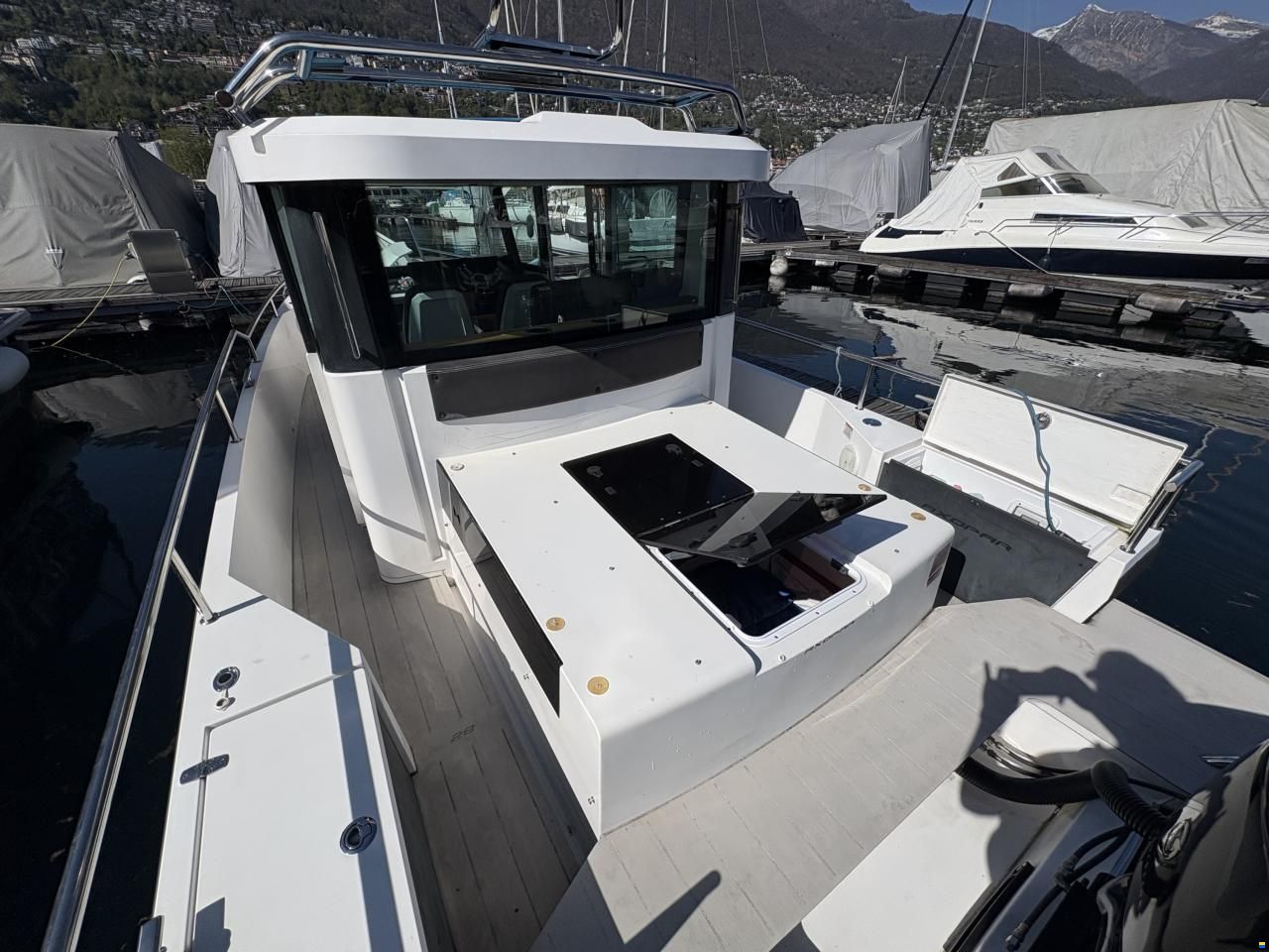 Axopar 28 Cabin