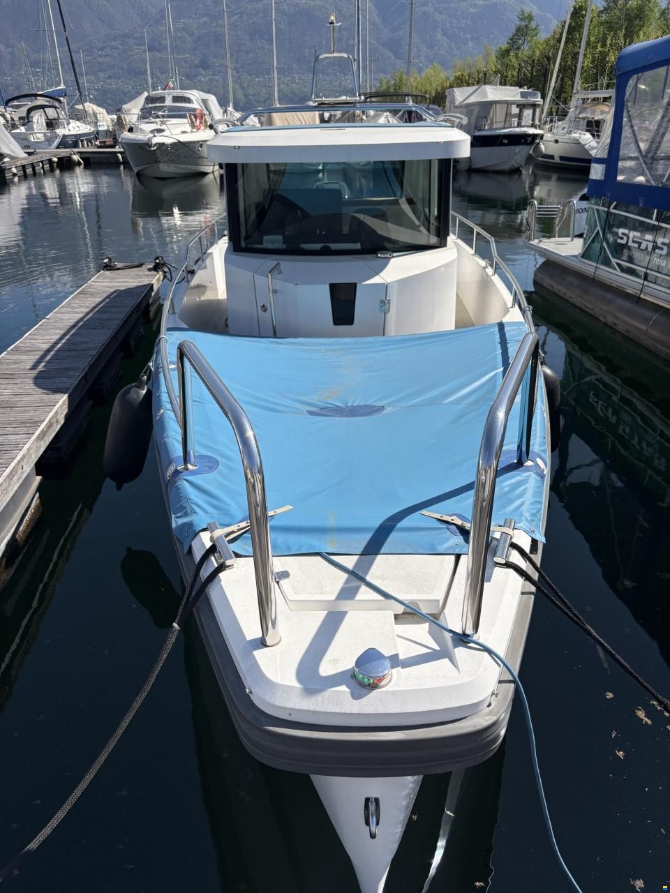 Axopar 28 Cabin