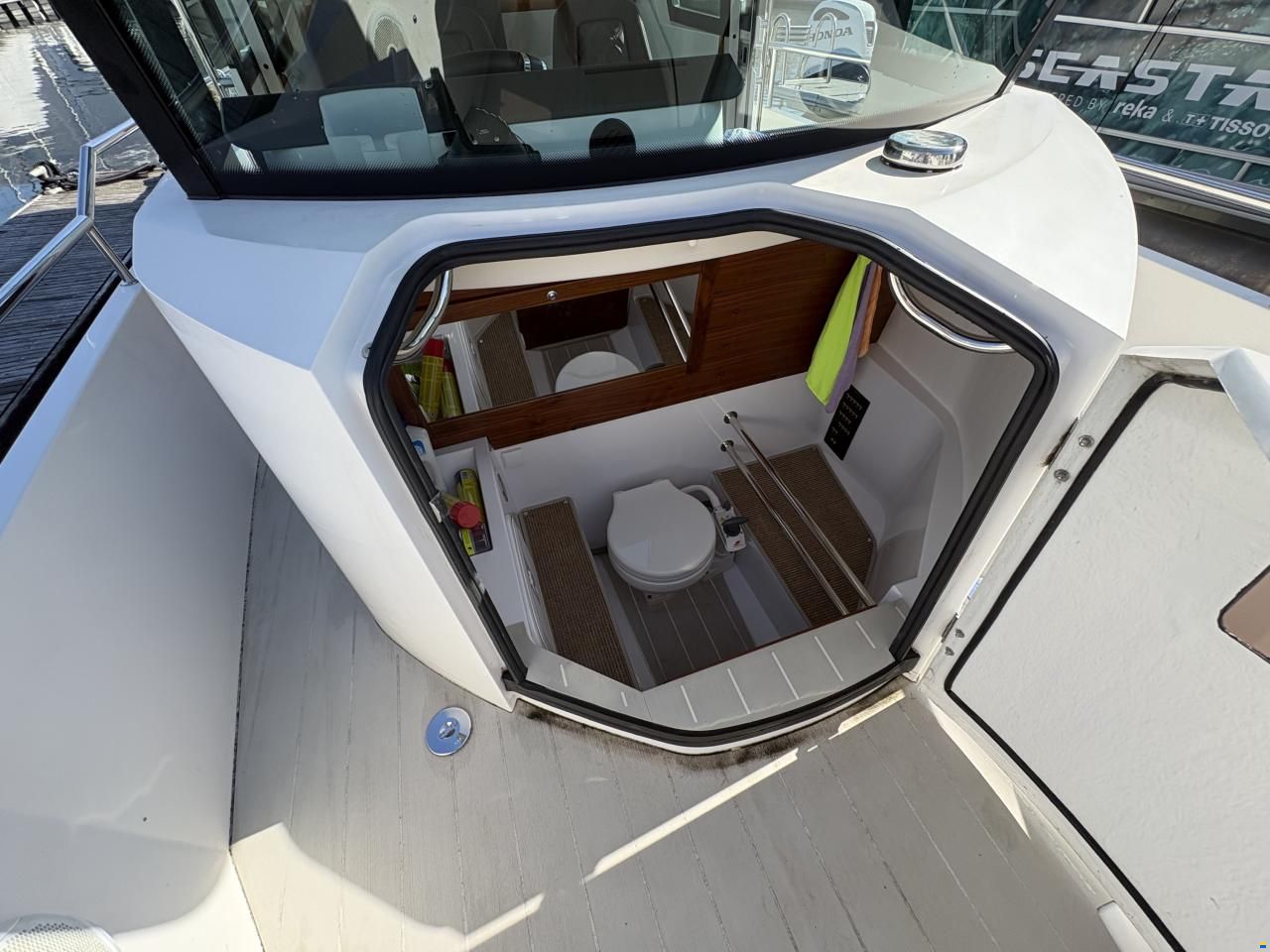 Axopar 28 Cabin
