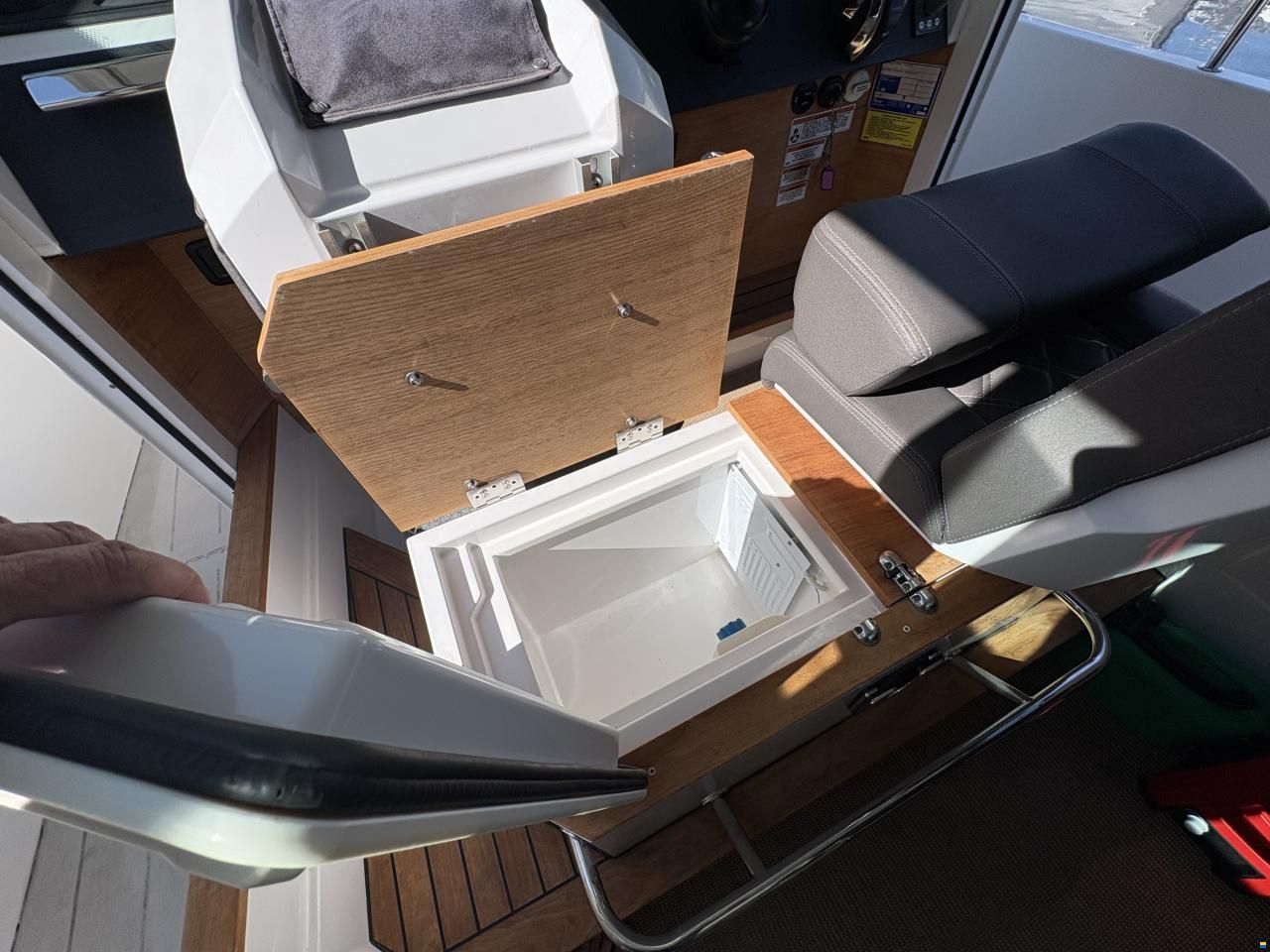 Axopar 28 Cabin