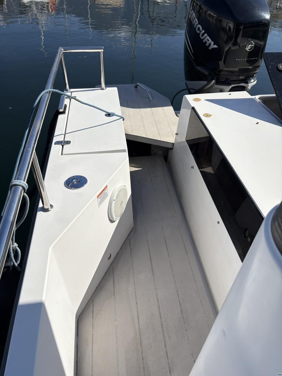 Axopar 28 Cabin