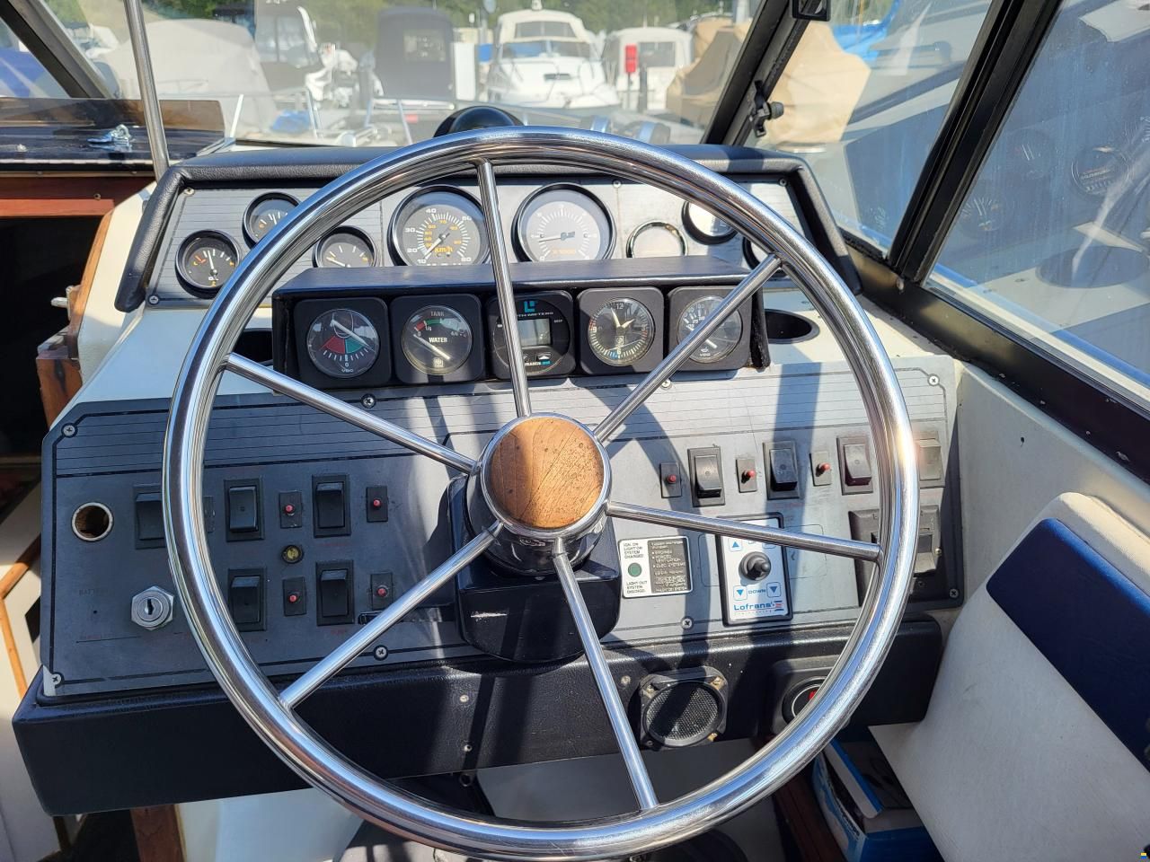 Regal 233 XL Ambassador