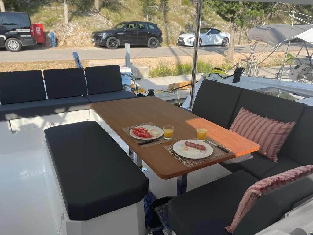 Fountaine Pajot Astrea 42