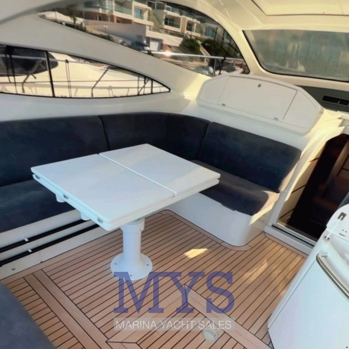 Pershing 50'