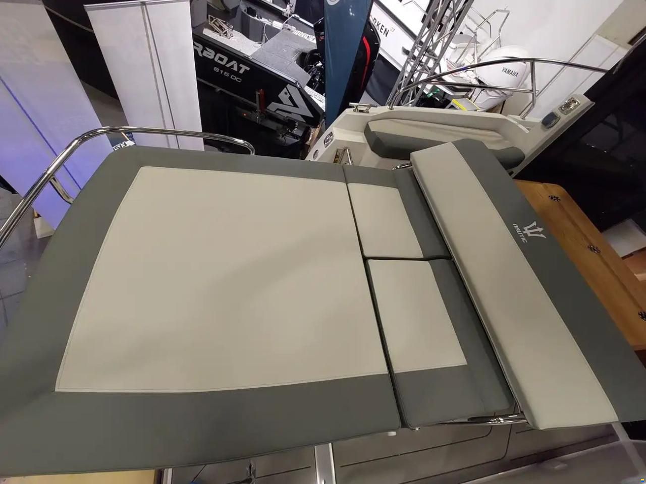 Nauticat 880
