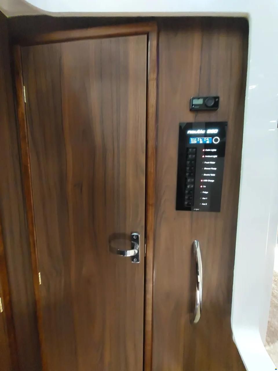 Nauticat 880
