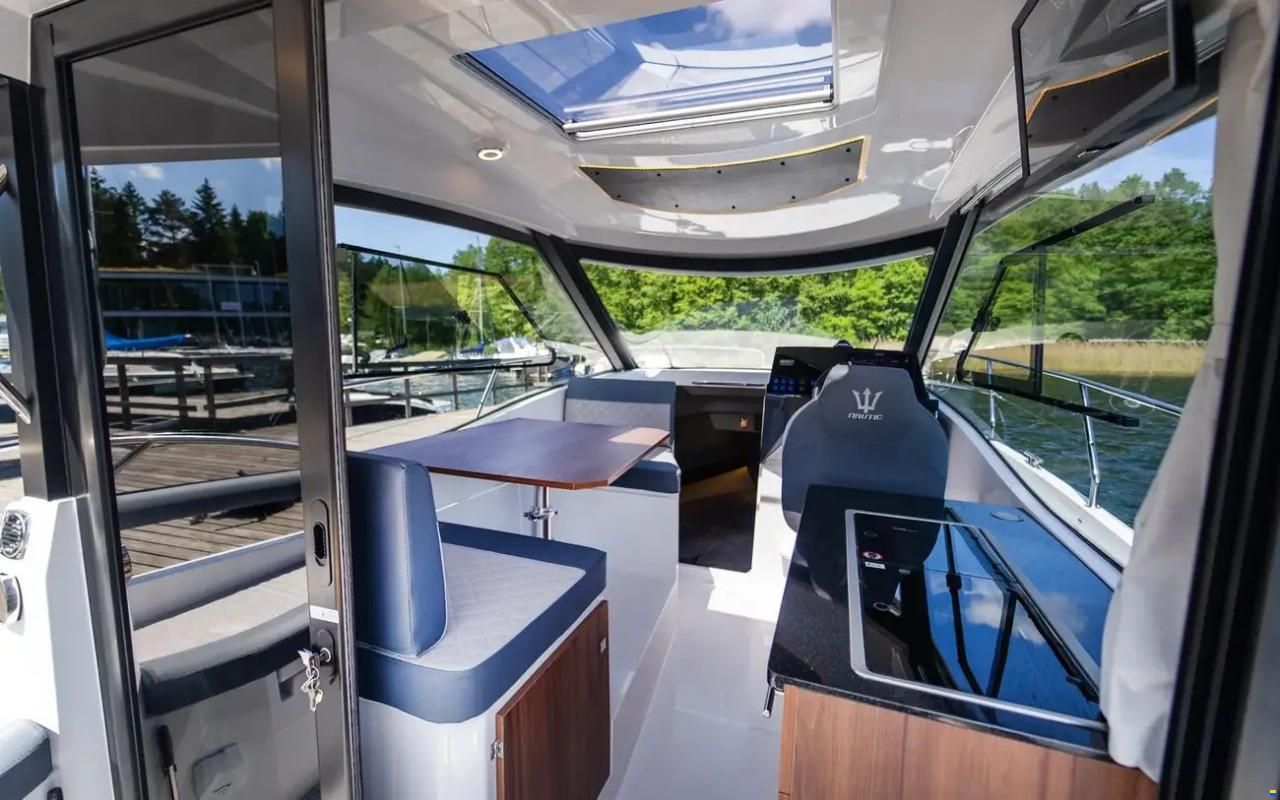 Nauticat 880