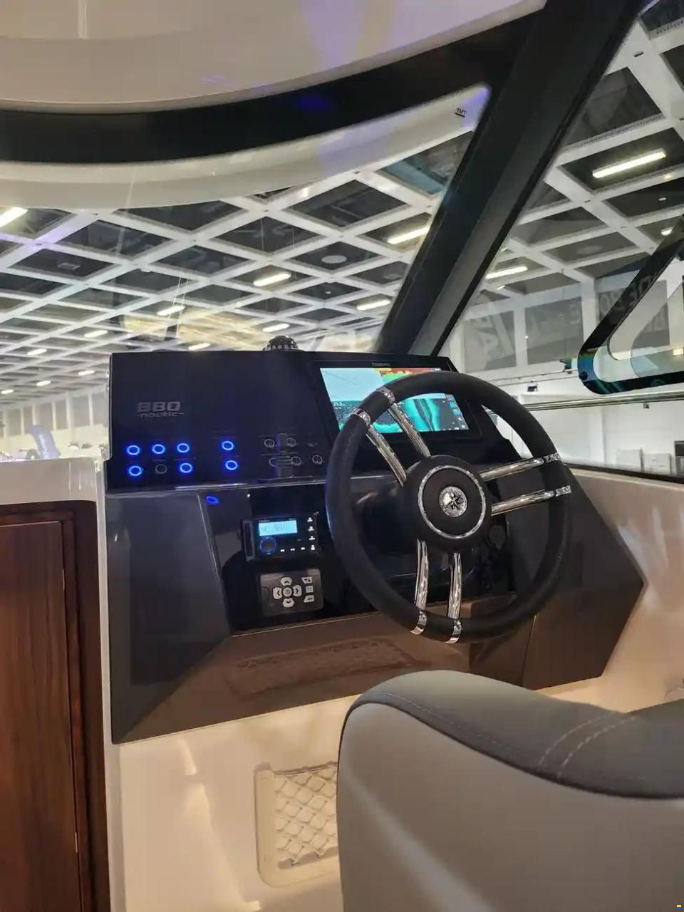 Nauticat 880