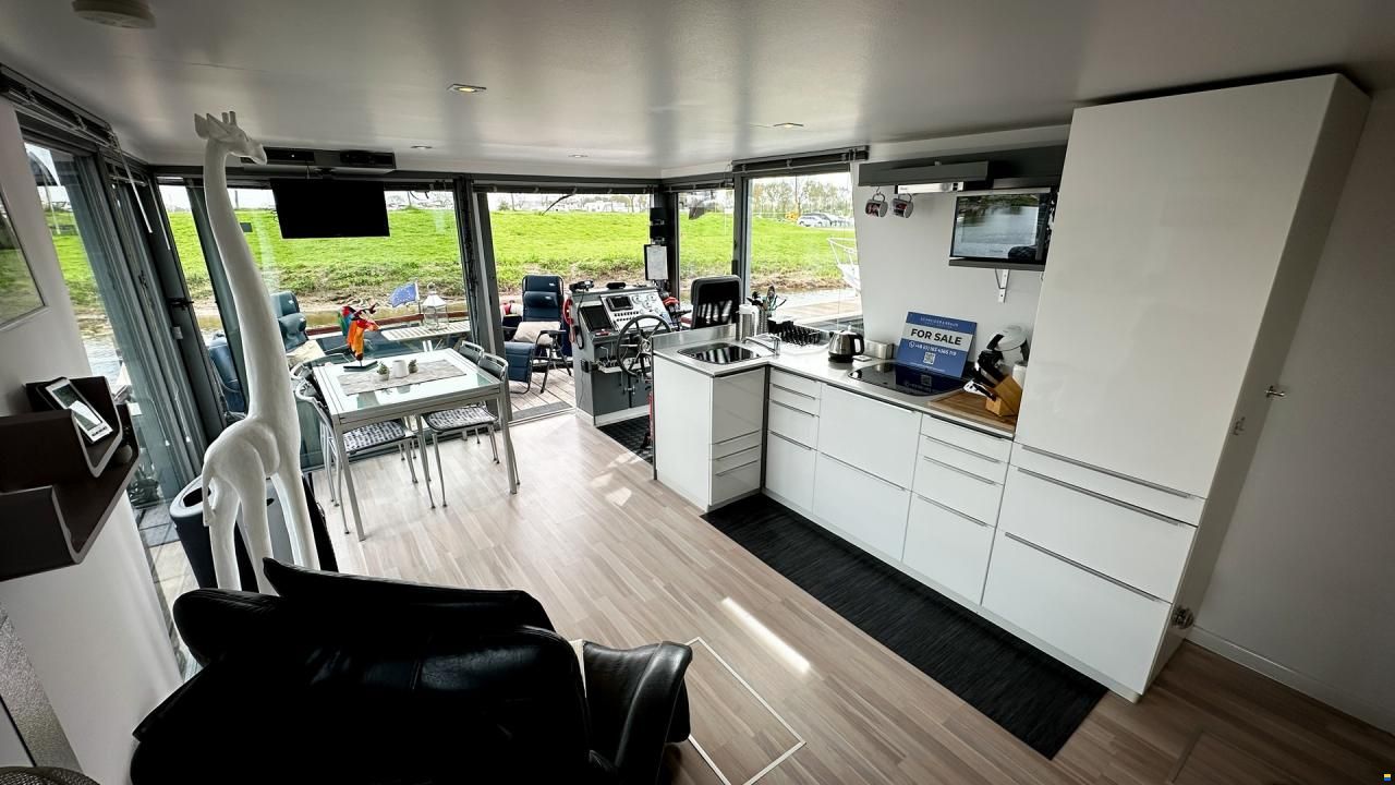 Hausboot Concorde II