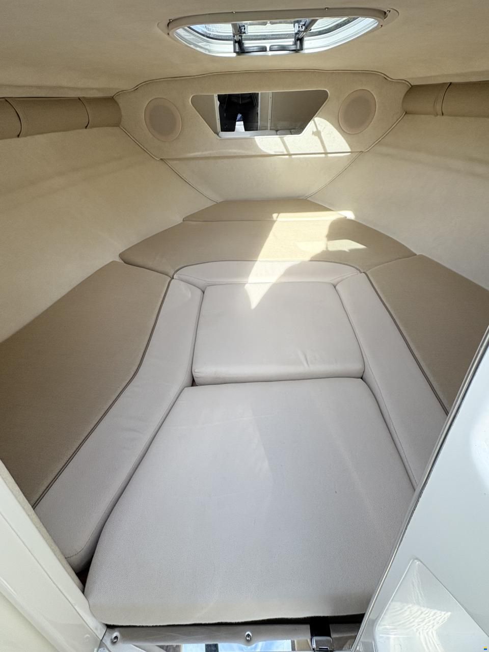 Sea Ray 210 Overnighter