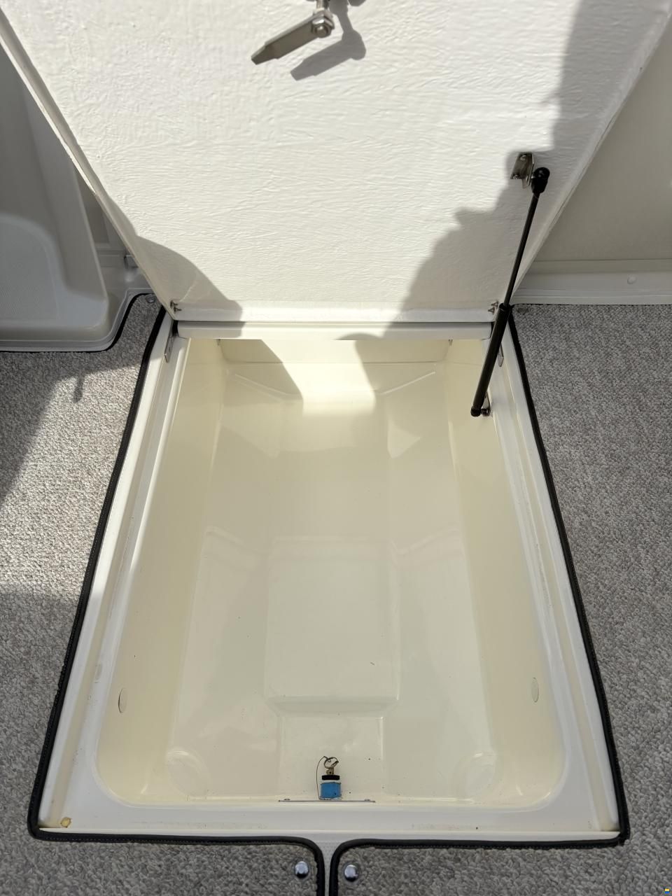 Sea Ray 210 Overnighter
