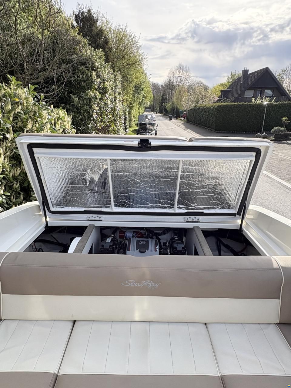 Sea Ray 210 Overnighter