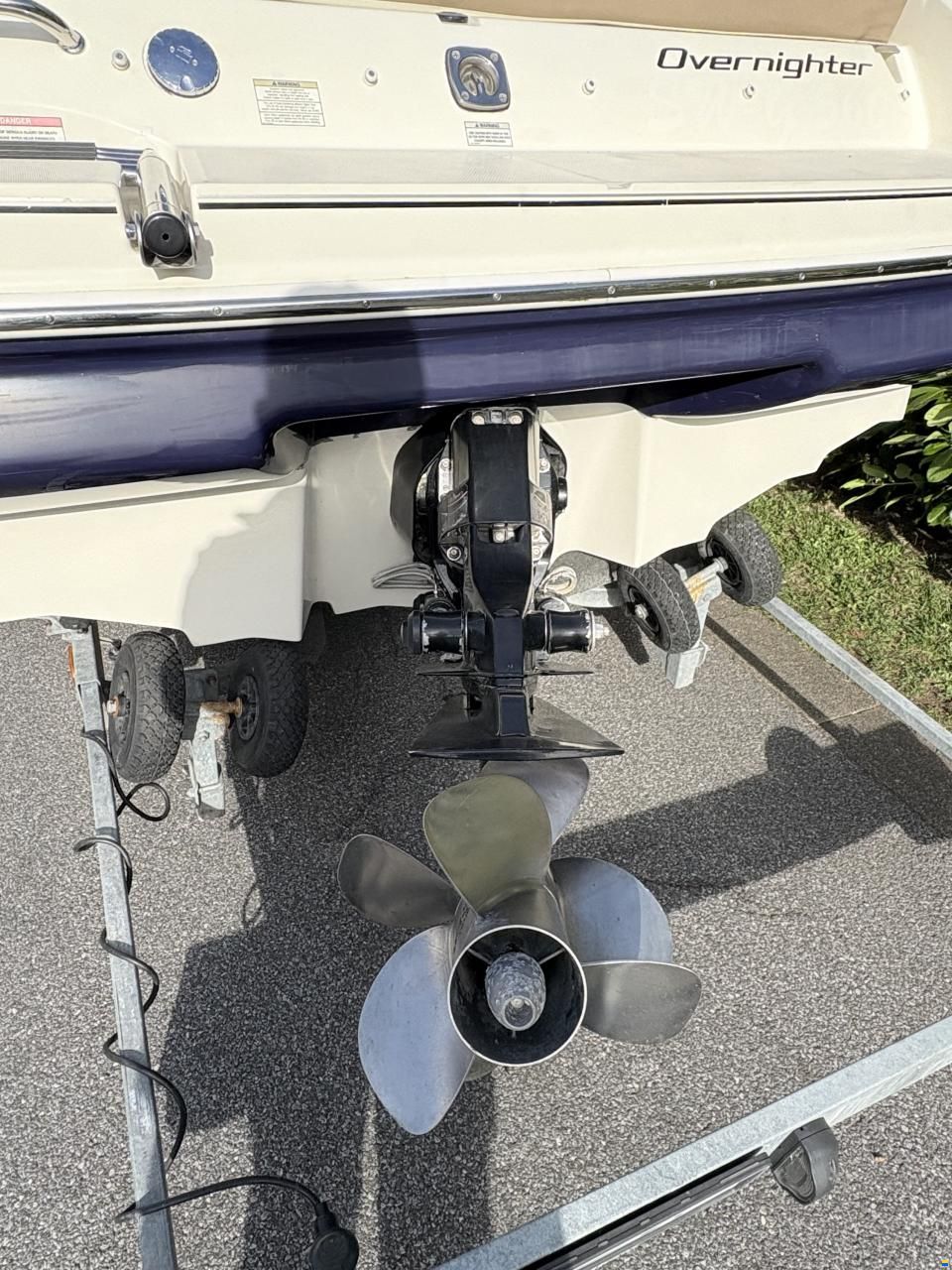 Sea Ray 210 Overnighter