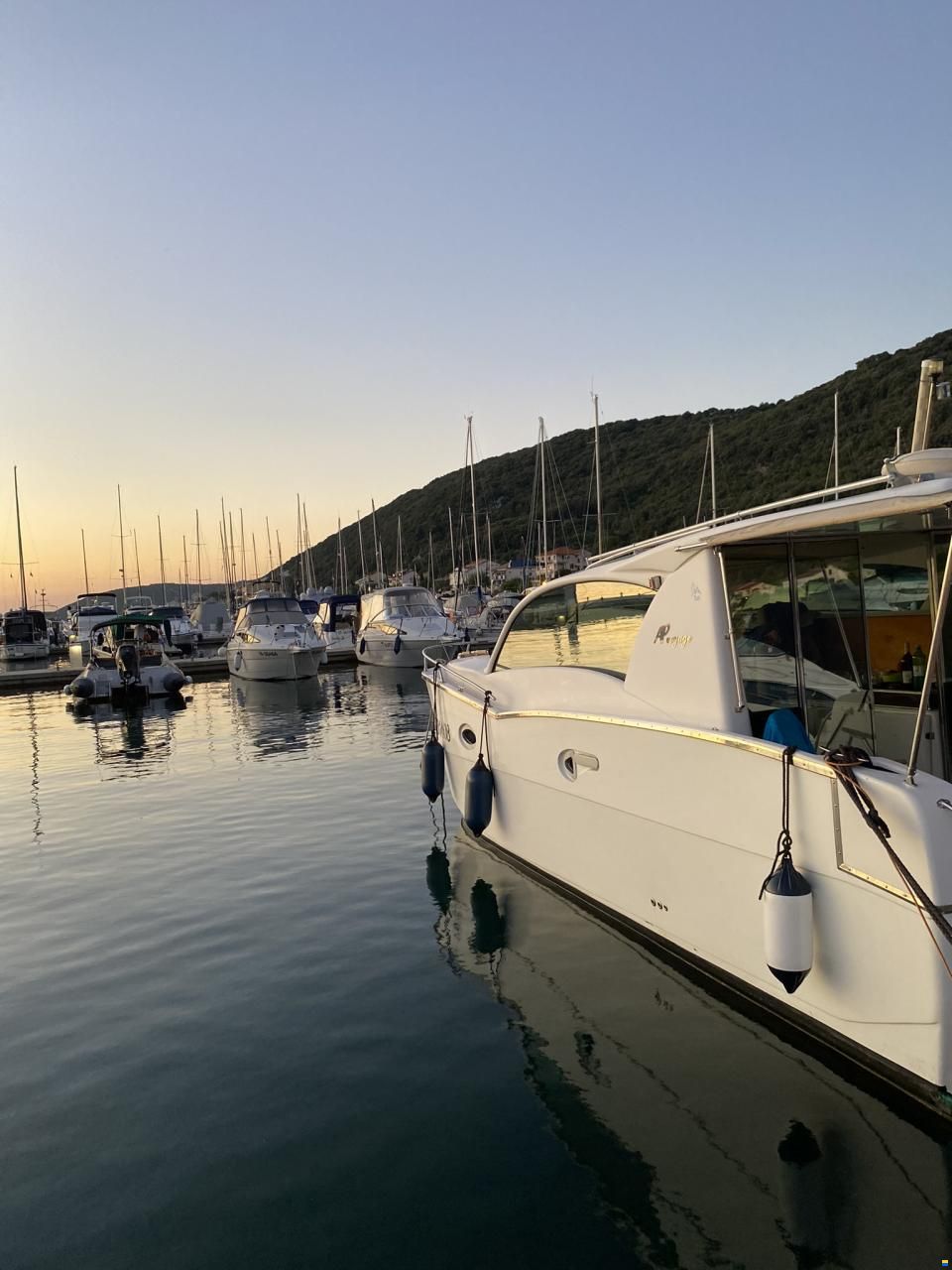 Custom 8.8 m Liveaboard Cruiser