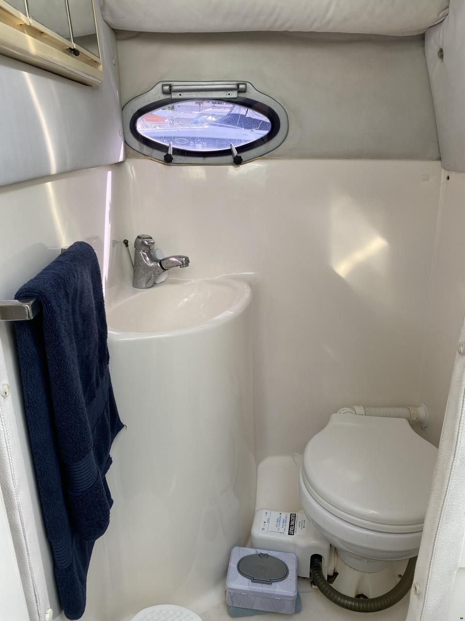 Custom 8.8 m Liveaboard Cruiser