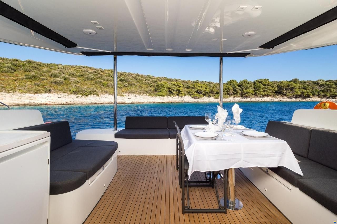 Lagoon 51