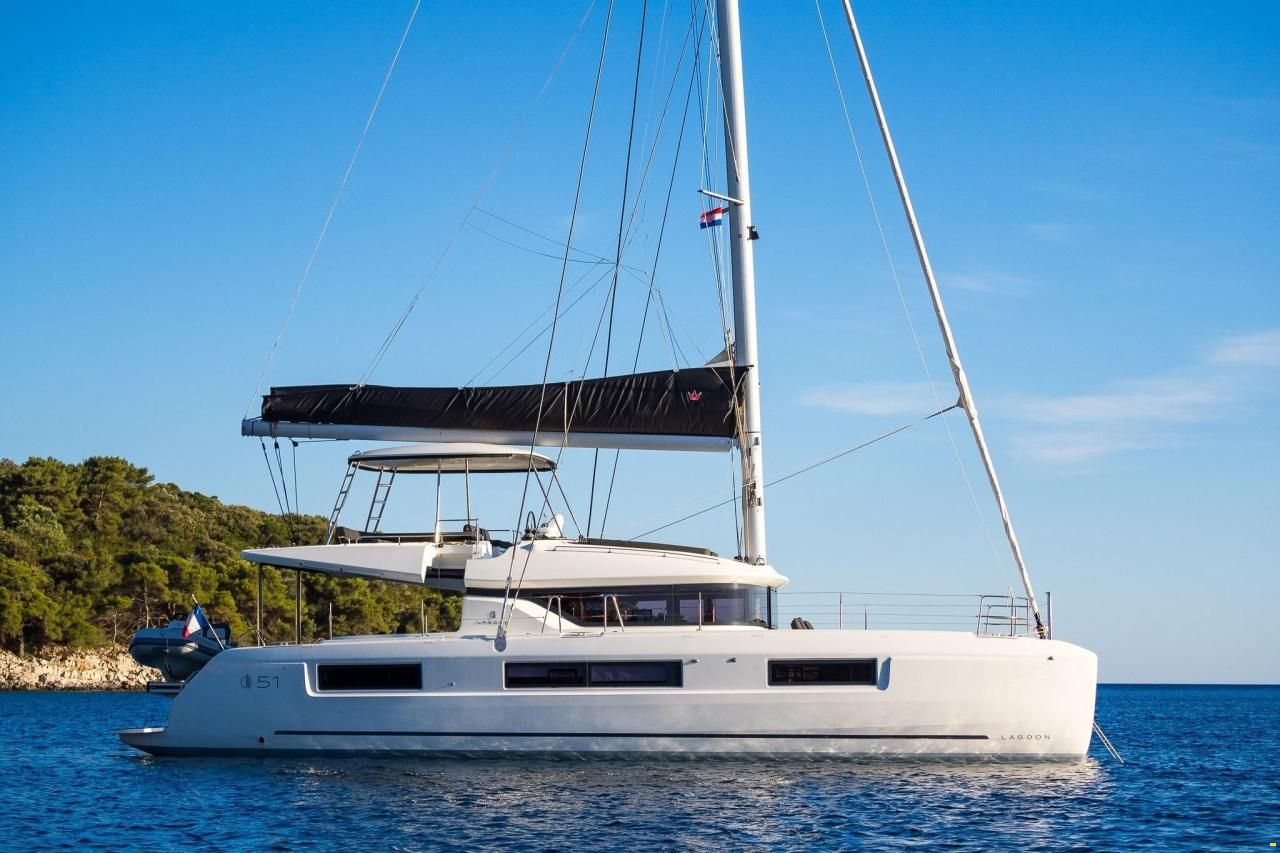 Lagoon 51