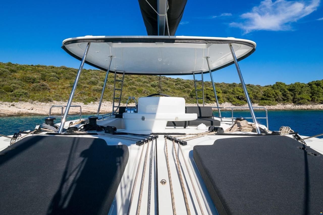 Lagoon 51