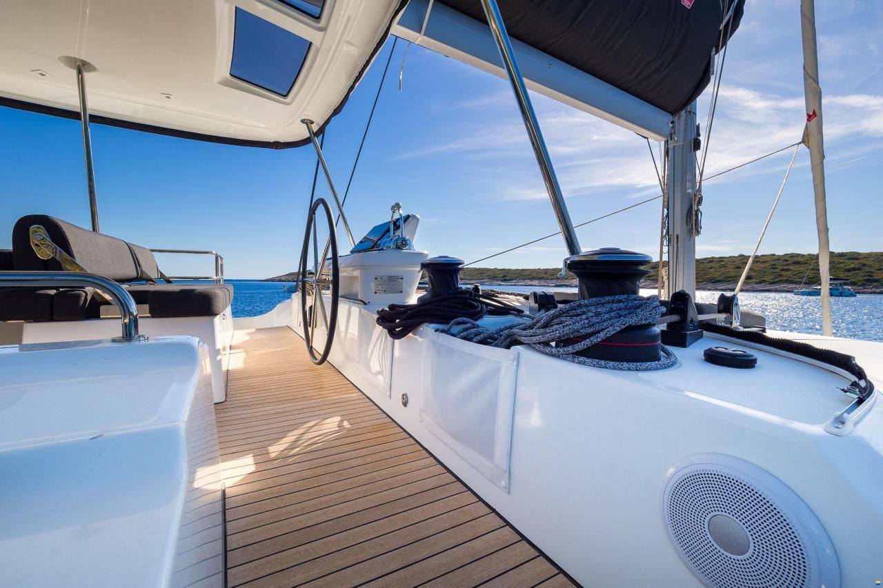 Lagoon 51