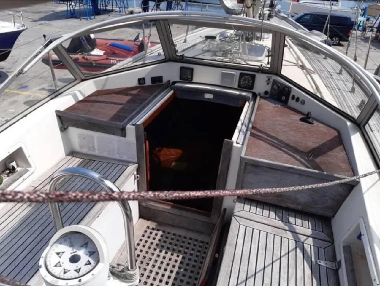 Hallberg-Rassy 352
