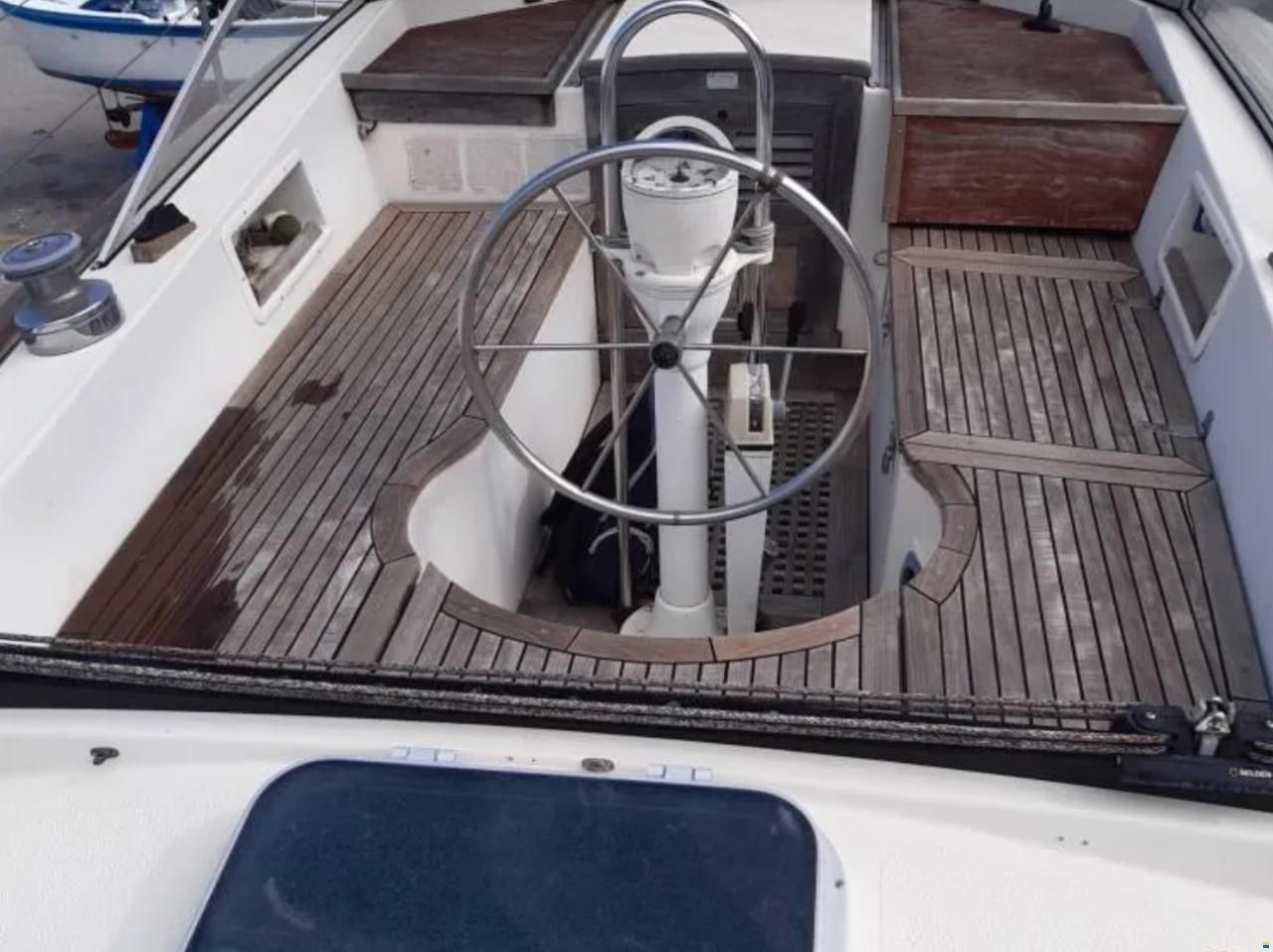 Hallberg-Rassy 352
