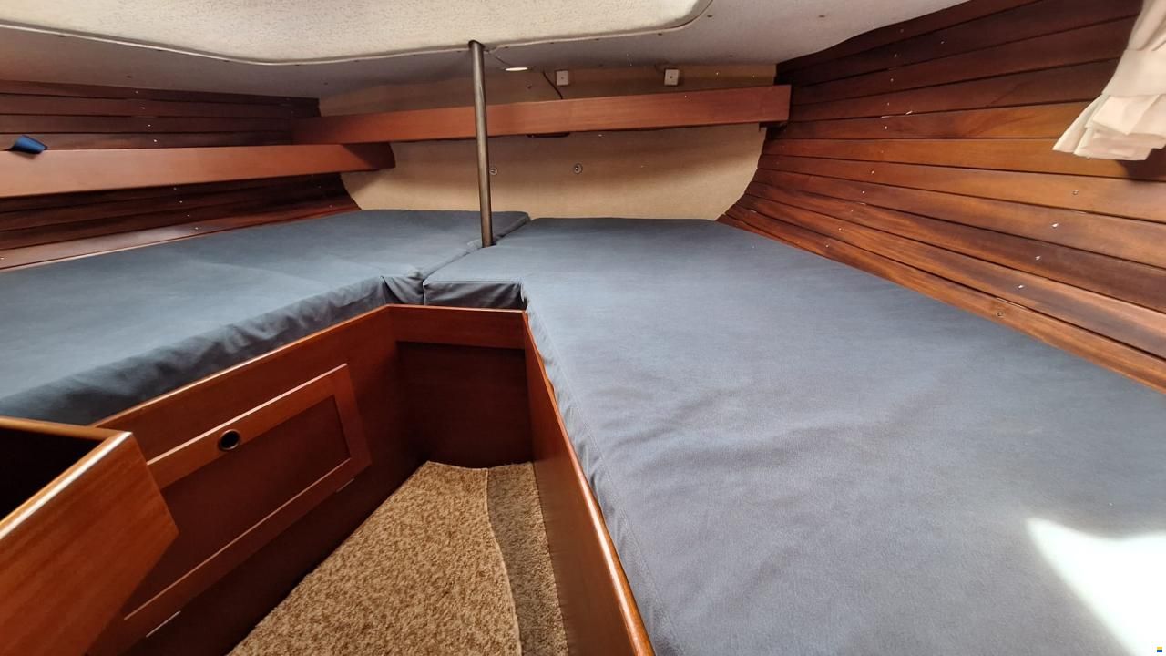 Hallberg-Rassy 352