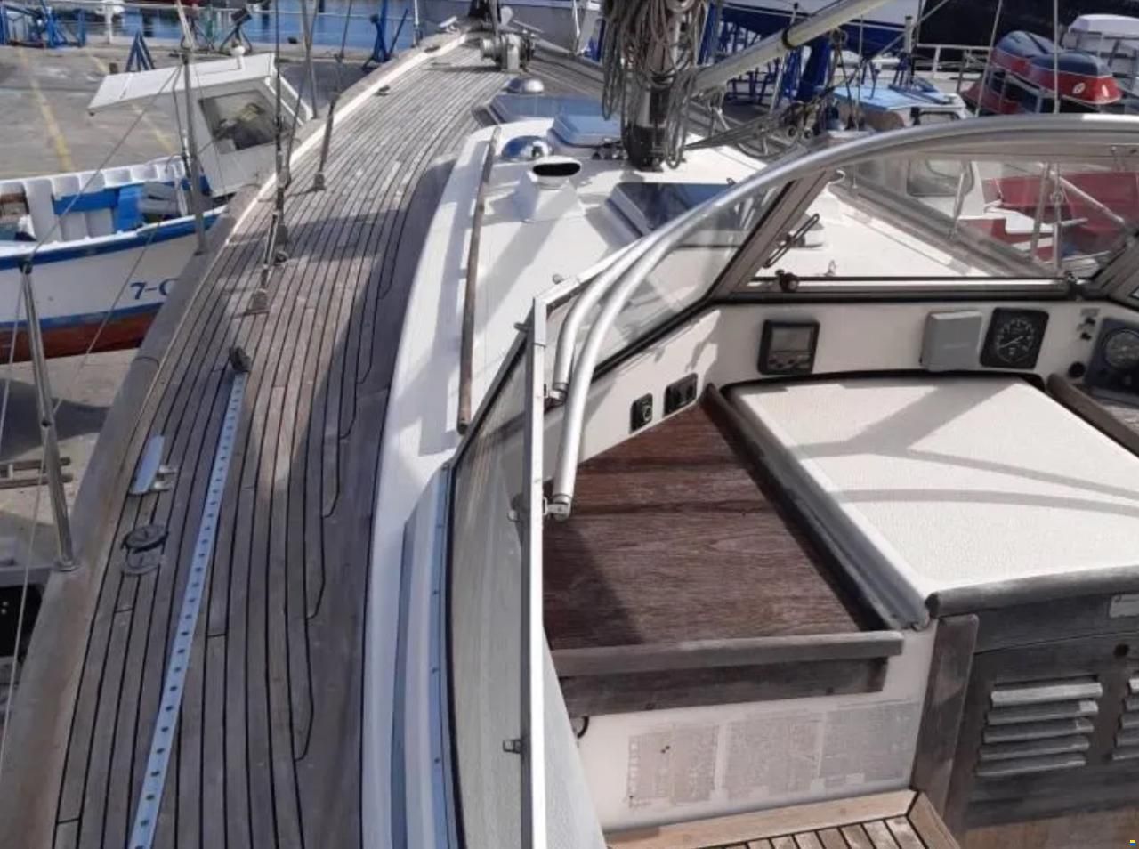 Hallberg-Rassy 352