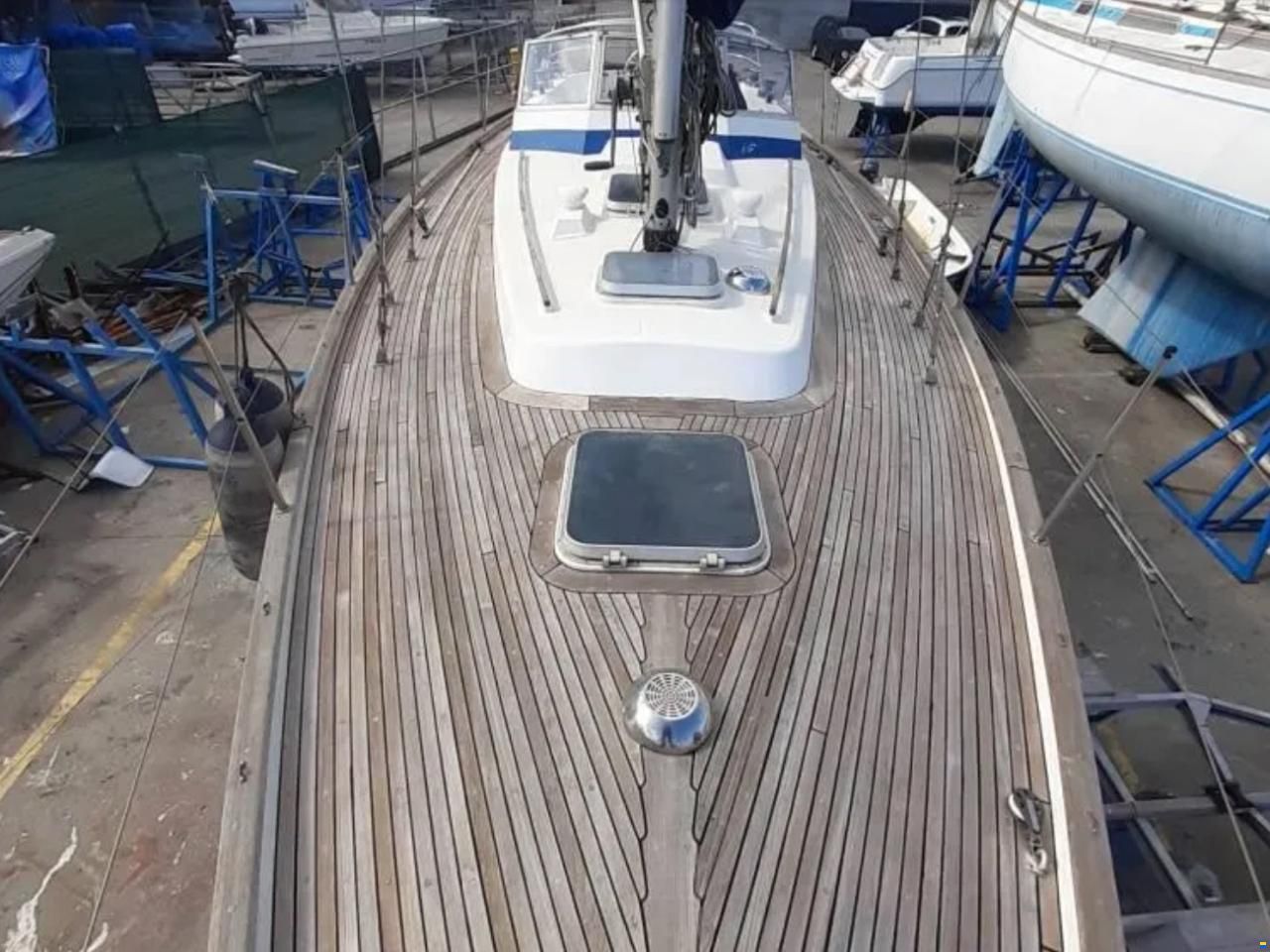 Hallberg-Rassy 352
